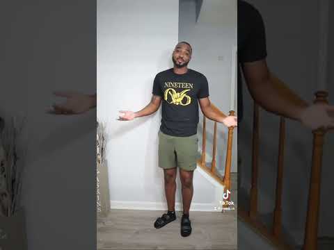 What is the appropriate attire for men to wear to brunch?